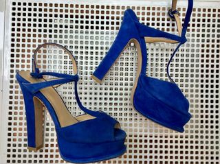 Sandalias azules electrico zara nuevas de segunda mano por 12 EUR en Huesca  en WALLAPOP