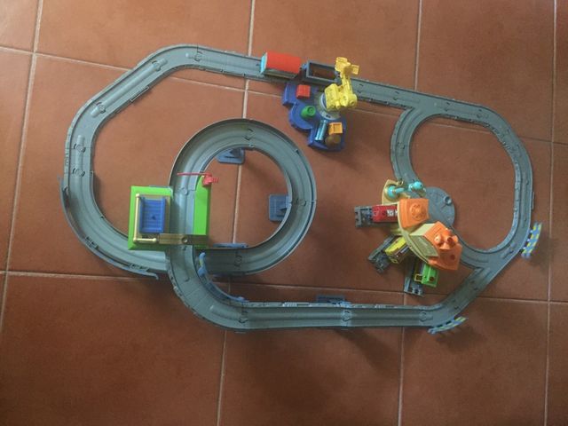 Circuito de trenes chugginton luz y sonido