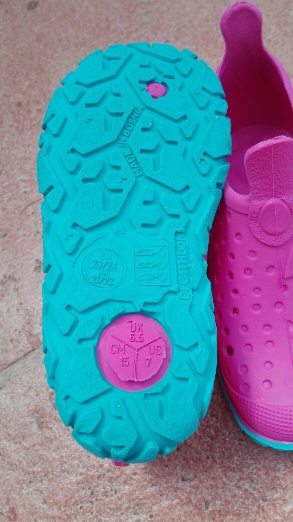 Escarpines/Zapatillas agua n°23-24