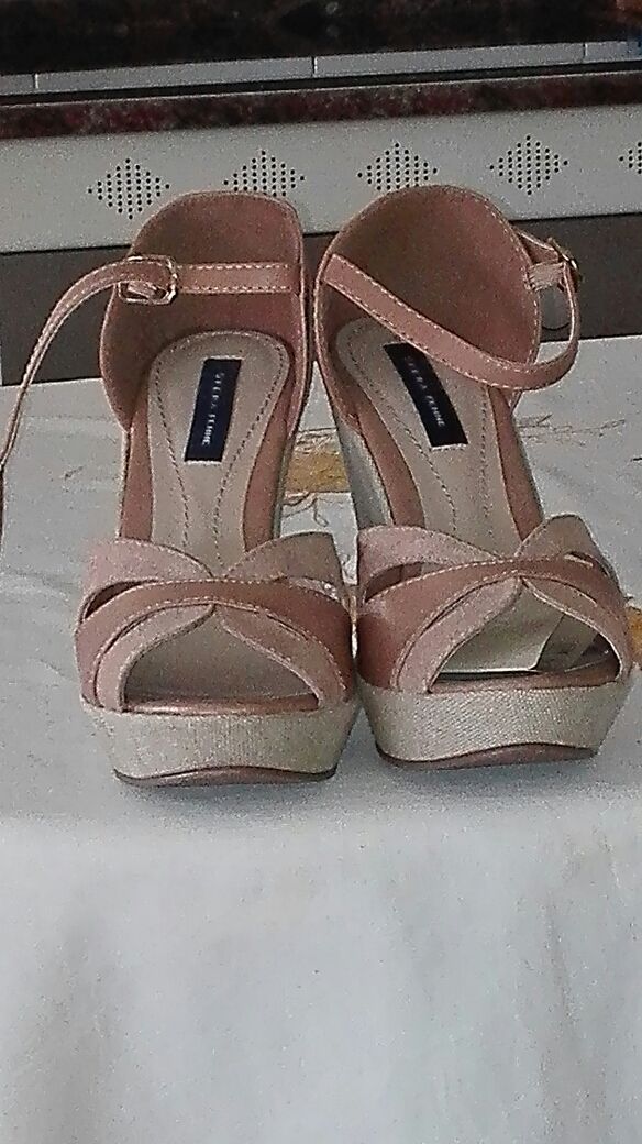 zapatos sin estrenar con cuña de la talla 39