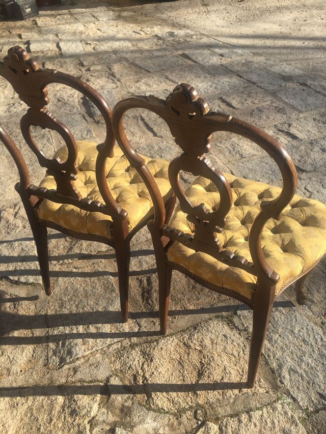 ANTIGUAS SILLAS MADERA TALLADA