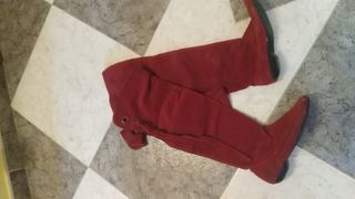 Botas Mosqueteras Rojas de segunda mano por 12 EUR en Móstoles en WALLAPOP