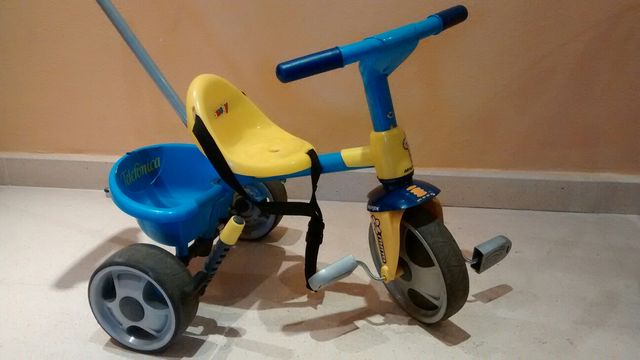 Triciclo infantil