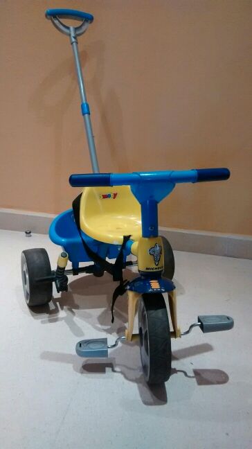Triciclo infantil