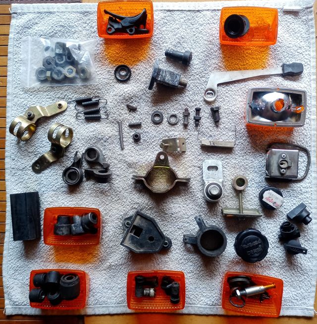 DERBI, 4 M. Palanca, Pedal. JUNTAS. Intermitente.