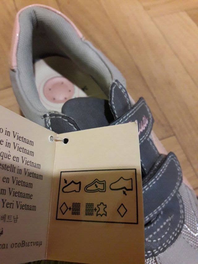 zapatillas chicco SIN ESTRENAR