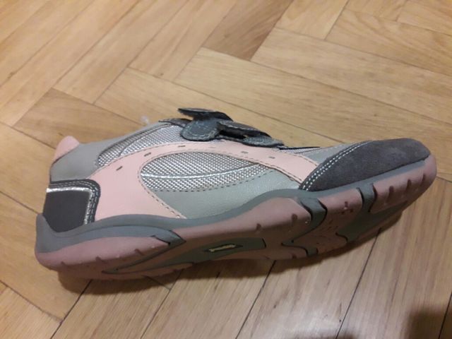 zapatillas chicco SIN ESTRENAR