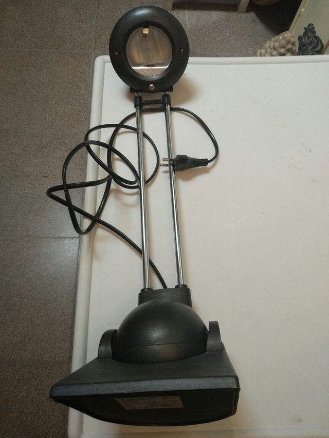 Lampara flexo alogena.