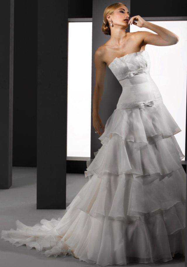 vestido de novia nuevo (cierre de tienda) de segunda mano por 300