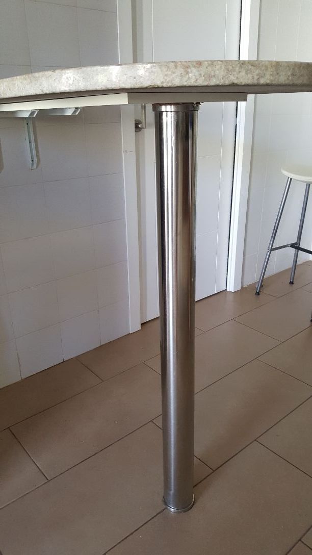 Mesa-barra para cocina o bodega de segunda mano por 120 € en ... Mesa-barra para cocina o bodega de segunda mano por 120 € en ...