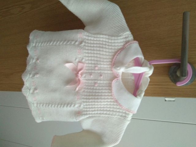 ropita bebe 8 euros cada uno casi nuevo