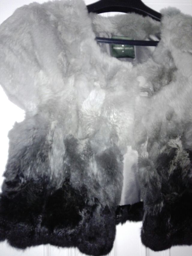 Preciosa chaqueta Roberto Verino. Piel de conejo