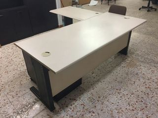 Mesa para oficina de segunda mano en la provincia de Ciudad Real en ... Mesa para oficina de segunda mano en la provincia de Ciudad Real en ...