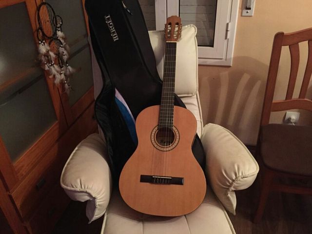 Guitarra por estrenar