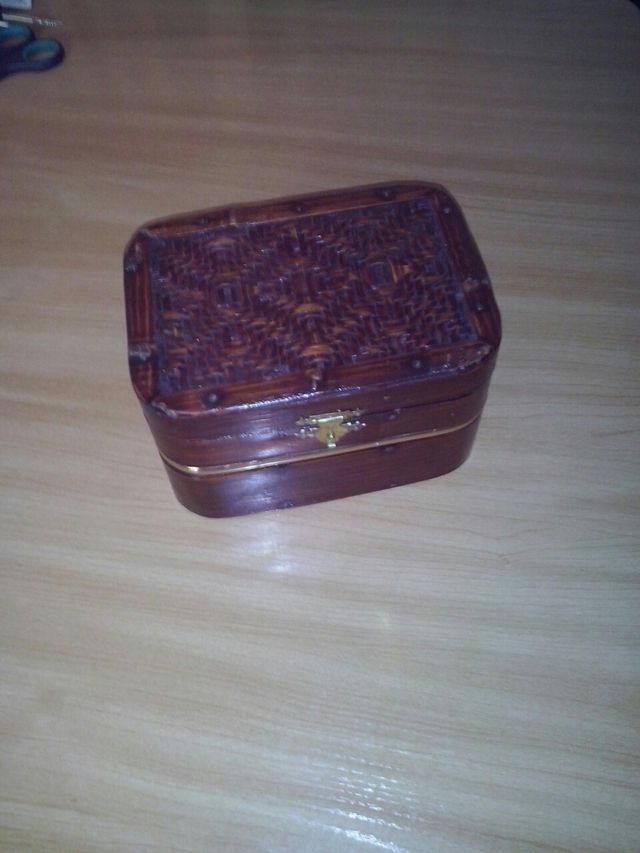 cajita de madera sin estrenar