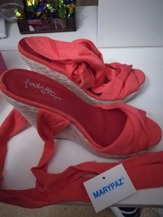 Zapato cuña marypaz nuevo sin estrenar n38 de segunda mano por 5 EUR en La  Fuensanta en WALLAPOP