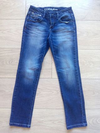 Pantalones niña marca Guess original de segunda mano por 25 EUR en  Tarragona en WALLAPOP