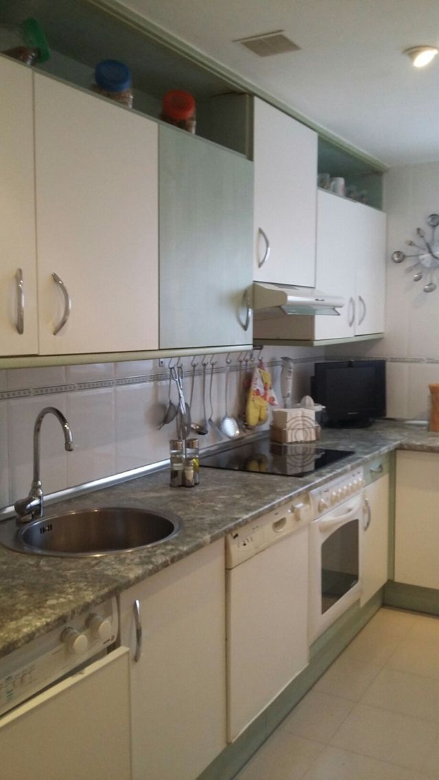 Muebles altos de cocina de segunda mano por 60 € en Leganés en WALLAPOP Muebles altos de cocina de segunda mano por 60 € en Leganés en WALLAPOP