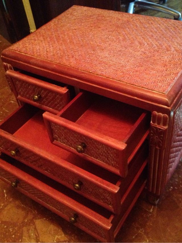 Mueble cajonera mimbre rosa