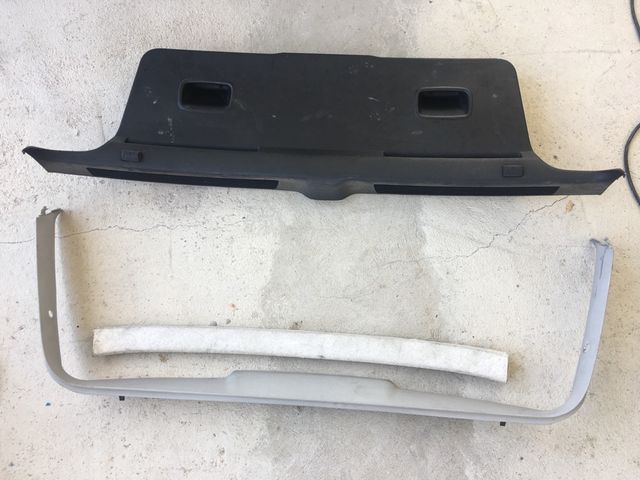 Plasticos maletero golf 4 iv de segunda mano por 50 € en Manilva en