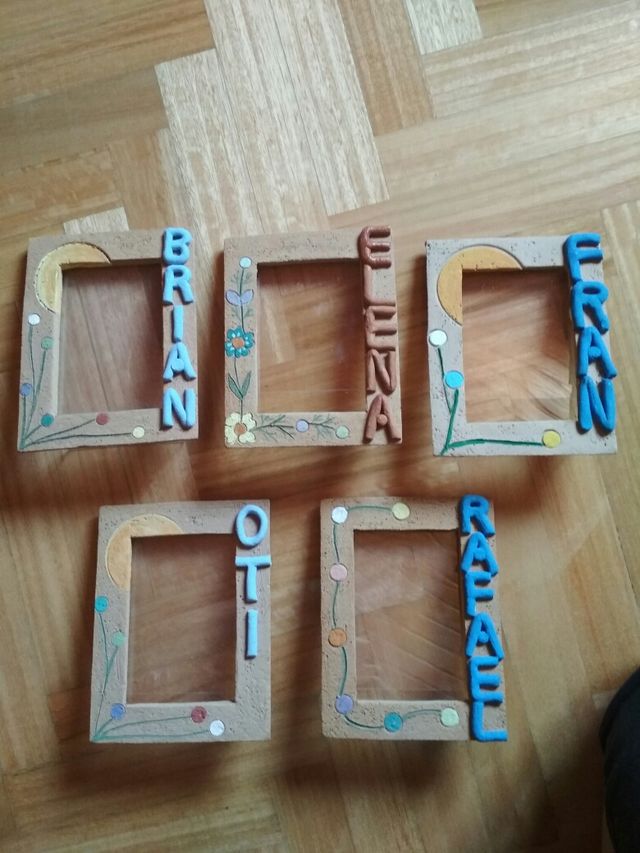 Marco cerámica realizado a mano con nombre