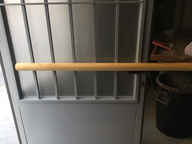 Pasamanos de madera de segunda mano por 20 € en Madrid en WALLAPOP
