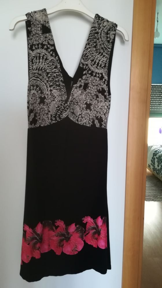 Vestido desigual flores