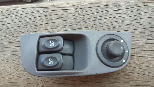 Mando elevalunas Renault.