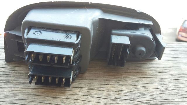 Mando elevalunas Renault.