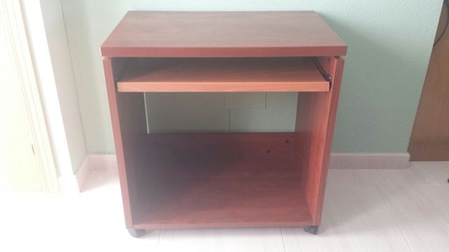 Mesa auxiliar ordenador para oficina de segunda mano por 20 € en ... Mesa auxiliar ordenador para oficina de segunda mano por 20 € en ...