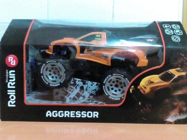Coche Teledirigido  Agresor Roll Run.