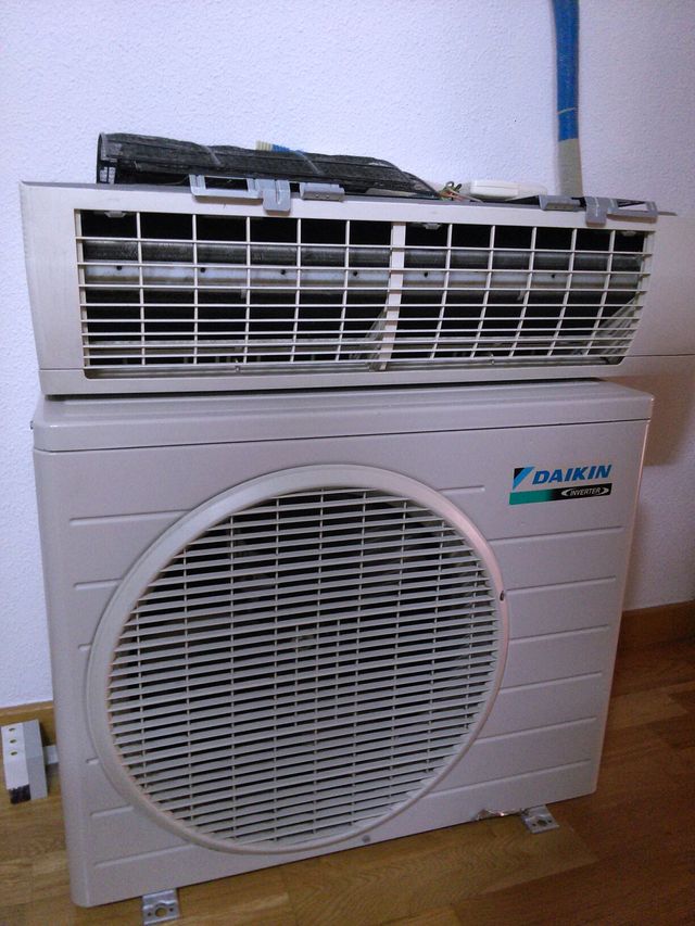 Aire acondicionado frio-calor marca Daikin de segunda mano por 295 EUR en Zaragoza en WALLAPOP