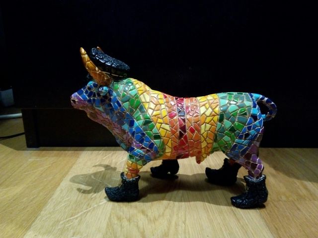 Toro tipo Gaudí recuerdo Toledo