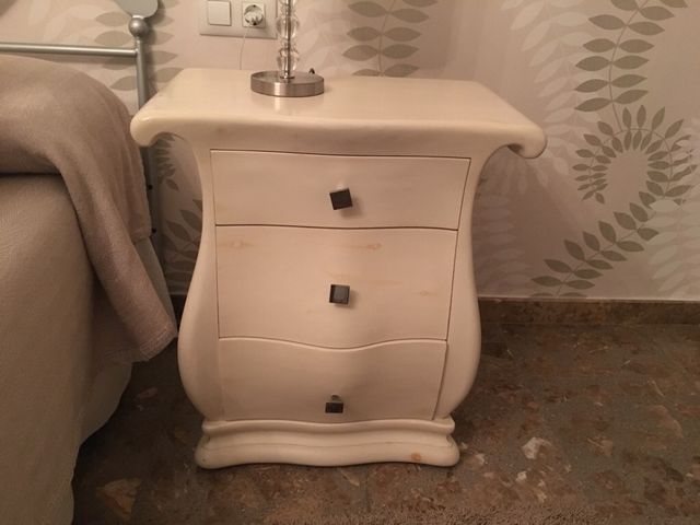 Juego mesitas y aparador