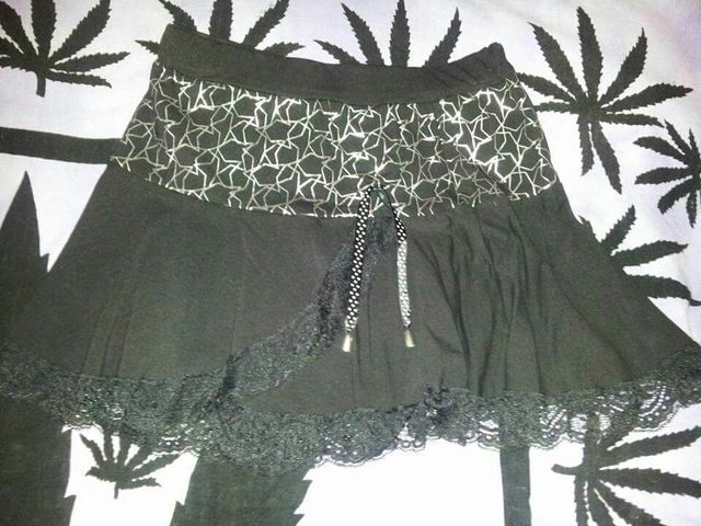 Ropa Variada - Faldas Nuevas y Usadas