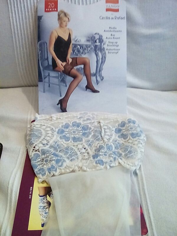 Medias novia con liga celeste de Cecilia  Rafael