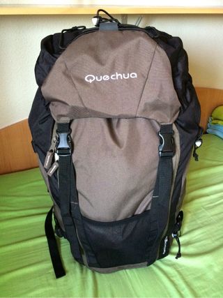 Mochila Quechua Forclaz 60 litros Decathlon de segunda mano por 50 EUR en  Madrid en WALLAPOP