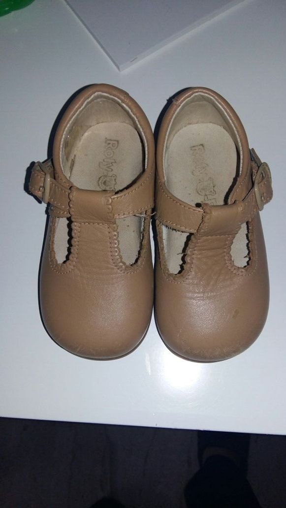 zapato bebé camel piel