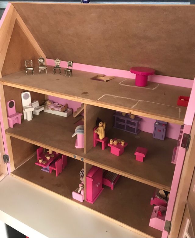 Casita muñecas 60x60x32