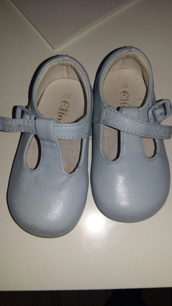 zapato bebé piel
