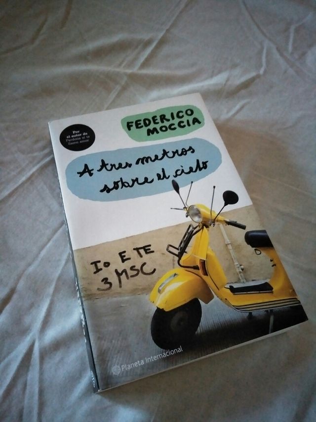 Libro 'A tres metros sobre el cielo'