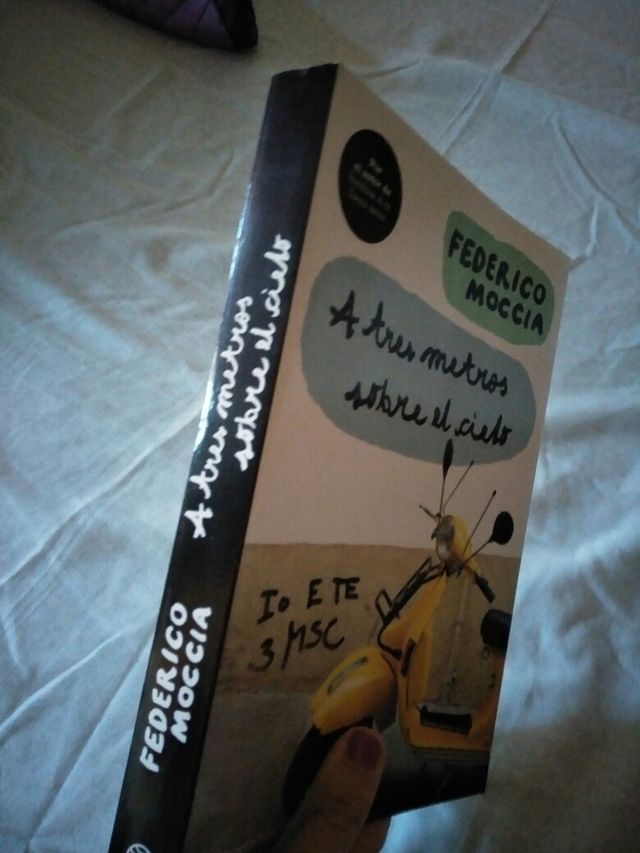 Libro 'A tres metros sobre el cielo'