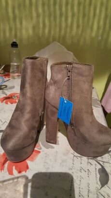 Vendo botines número 36