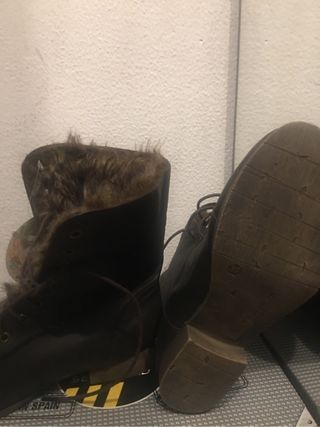 Botas botines pelo interior mustang marrón de segunda mano por 10 EUR en  Madrid en WALLAPOP