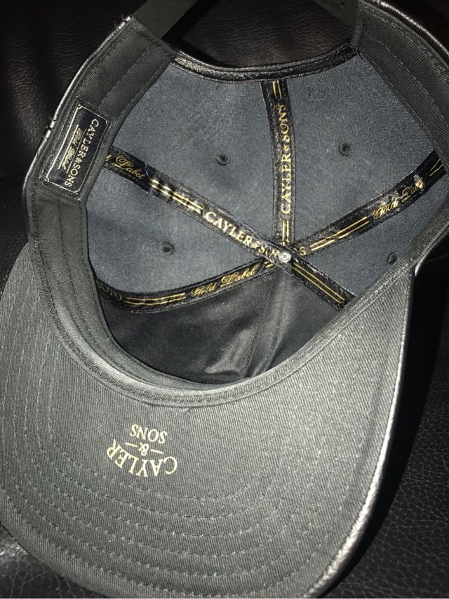 Gorra cayler & sons negra