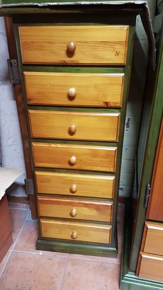 Habitacion de pino de segunda mano por 270 € en Vilanova i la Geltrú en