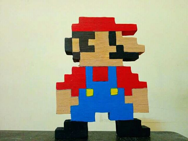figura de madera de super mario