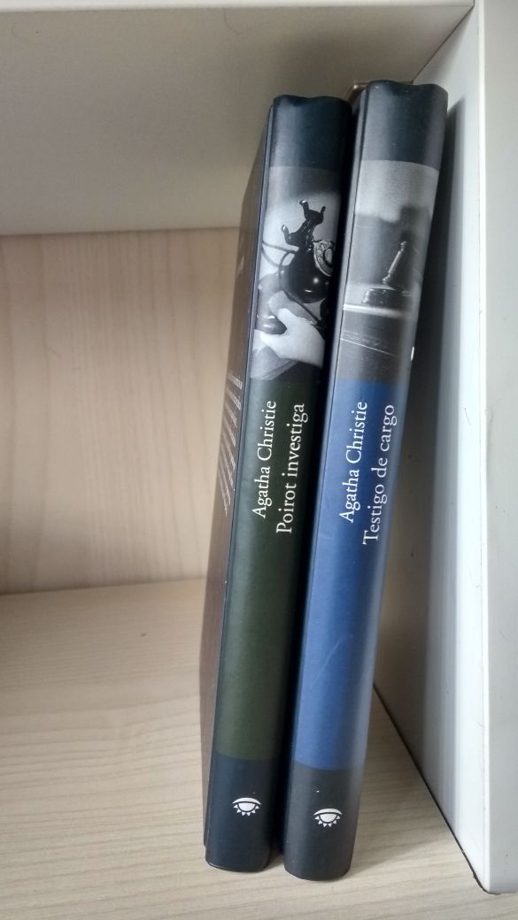 Lote 2 libros Poirot investiga - Agatha Christie