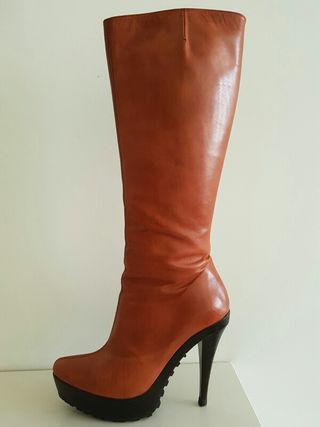 BOTAS ALTAS PURA LOPEZ de segunda mano por 100 EUR en Bilbao en WALLAPOP