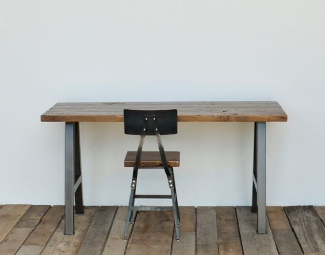 Mueble escritorio de segunda mano por 1 € en Cubelles en WALLAPOP